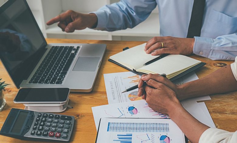 Pourquoi les services financiers peinent à adopter l'IA en cybersécurité selon le Forum Économique Mondial