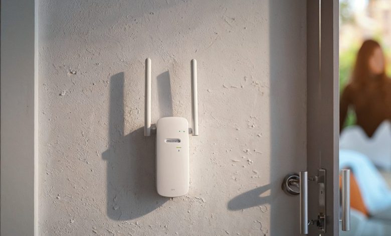 Photo of Des chercheurs de CMU reconstituent les gestes humains derrière un mur avec un routeur WiFi